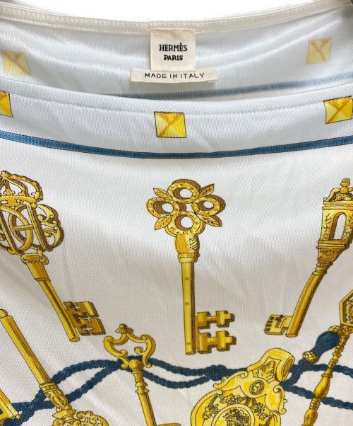 HERMES（エルメス）HERMES (エルメス) 鍵柄ノースリーブシルクカットソー ホワイト サイズ:34の古着・服飾アイテム