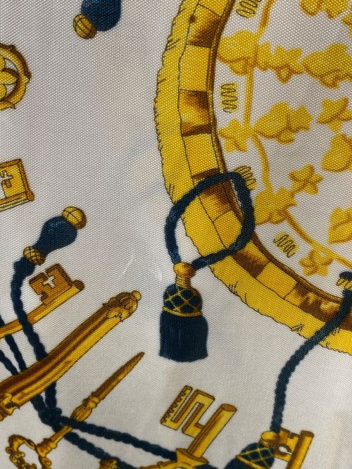 HERMES（エルメス）HERMES (エルメス) 鍵柄ノースリーブシルクカットソー ホワイト サイズ:34の古着・服飾アイテム