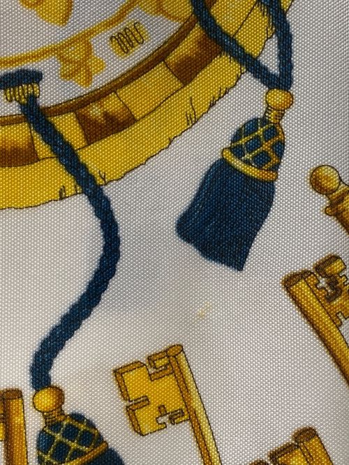 HERMES（エルメス）HERMES (エルメス) 鍵柄ノースリーブシルクカットソー ホワイト サイズ:34の古着・服飾アイテム
