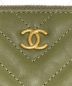 中古・古着 CHANEL (シャネル) Vステッチ クラッチバッグ オリーブ：120000円