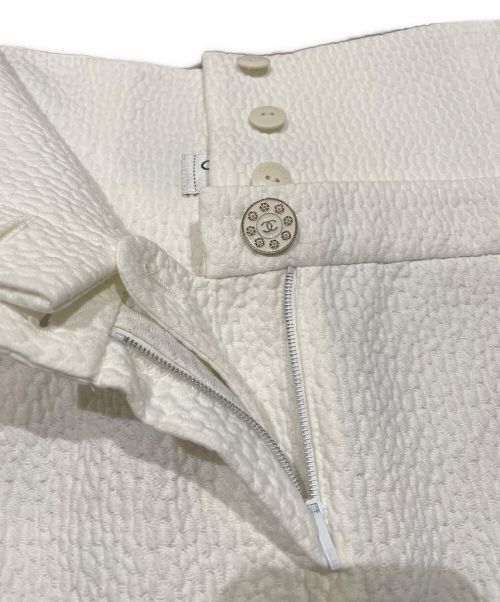 CHANEL（シャネル）CHANEL (シャネル) ココボタンハイウエストワイドパンツ ホワイト サイズ:36の古着・服飾アイテム