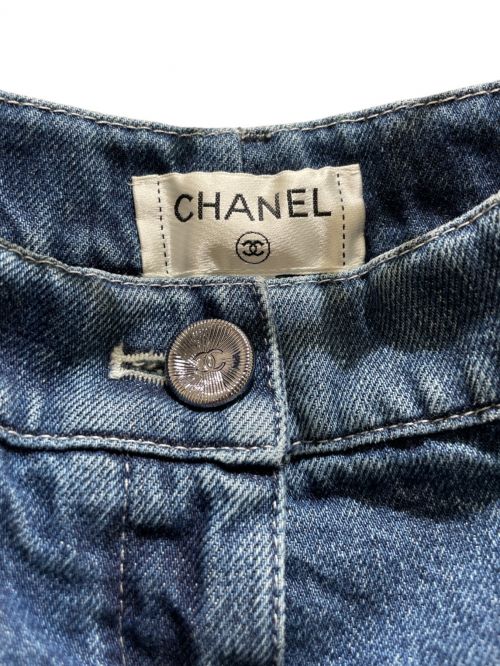 CHANEL（シャネル）CHANEL (シャネル) ココボタンタックテーパードデニム インディゴ サイズ:34の古着・服飾アイテム