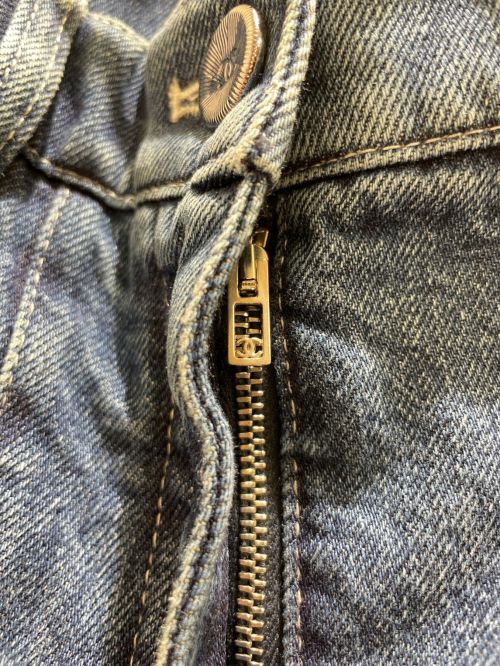 CHANEL（シャネル）CHANEL (シャネル) ココボタンタックテーパードデニム インディゴ サイズ:34の古着・服飾アイテム