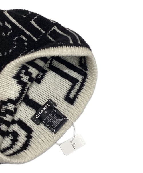 CHANEL（シャネル）CHANEL (シャネル) カシミヤ混ロゴニット帽 ブラック×ホワイトの古着・服飾アイテム