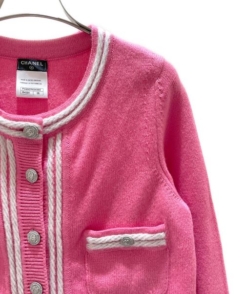 CHANEL（シャネル）CHANEL (シャネル) ココボタンカシミヤニットカーディガン ピンク×ホワイト サイズ:36の古着・服飾アイテム
