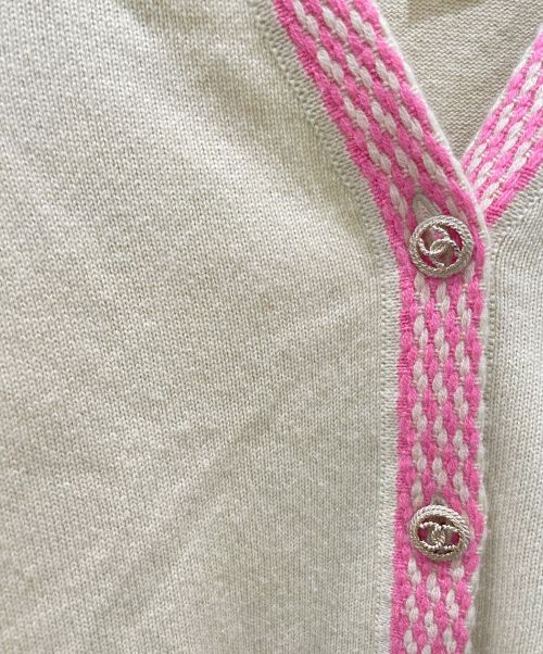 CHANEL（シャネル）CHANEL (シャネル) ココボタンカシミヤニットカーディガン ベージュ×ピンク サイズ:36の古着・服飾アイテム