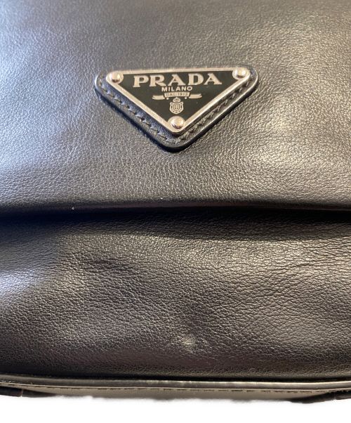 PRADA（プラダ）PRADA (プラダ) レザーショルダーバッグ ブラックの古着・服飾アイテム