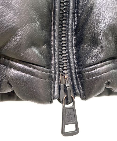 MONCLER（モンクレール）MONCLER (モンクレール) GEBROULAZ/ラムレザー ダウンジャケット ブラック サイズ:3の古着・服飾アイテム