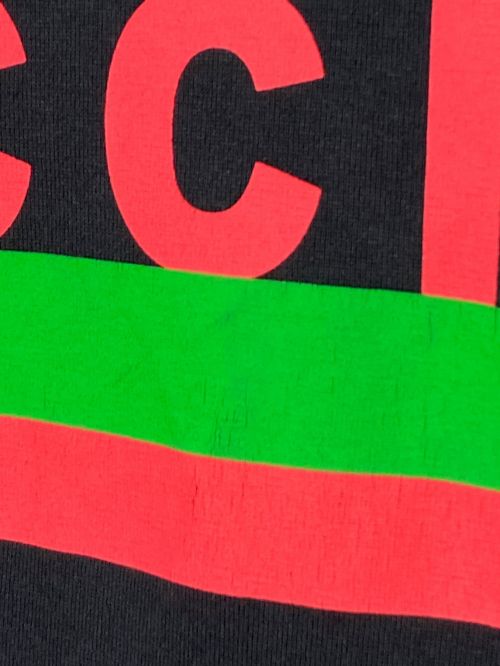 GUCCI（グッチ）GUCCI (グッチ) プリントロゴオーバーサイズTシャツ ブラック サイズ:Lの古着・服飾アイテム