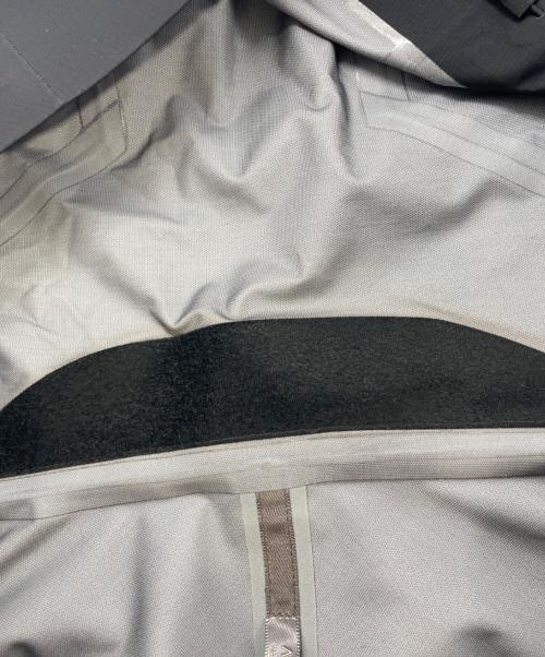 ARC'TERYX（アークテリクス）ARC'TERYX (アークテリクス) デプロイ LT ジャケット ブラック サイズ:XLの古着・服飾アイテム