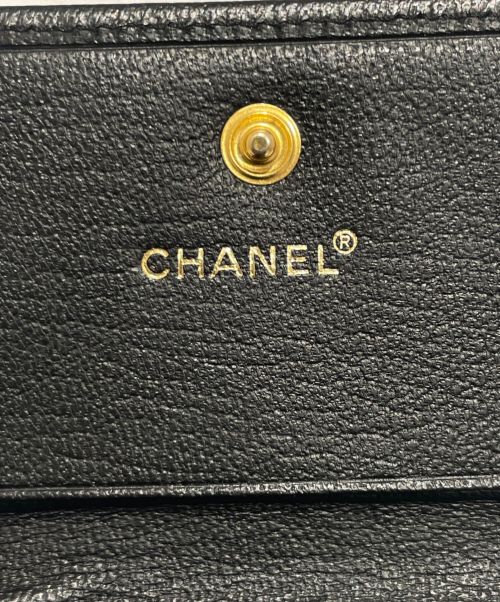CHANEL（シャネル）CHANEL (シャネル) ダブルホック コンパクトウォレット  ブラック×ゴールドの古着・服飾アイテム