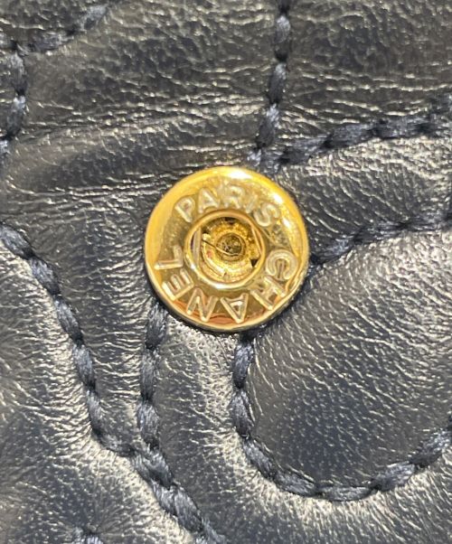 CHANEL（シャネル）CHANEL (シャネル) コンパクト ミニ カメリア No.5 ネイビーの古着・服飾アイテム