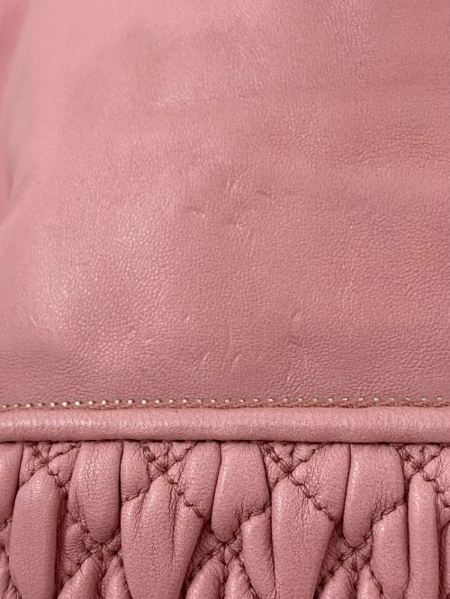 MIU MIU（ミュウミュウ）MIU MIU (ミュウミュウ) ナッパクリスタルチェーンバッグ ピンクの古着・服飾アイテム