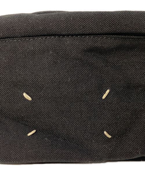 Maison Margiela（メゾンマルジェラ）Maison Margiela (メゾンマルジェラ) ナイロンボディーバッグ ブラックの古着・服飾アイテム
