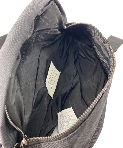 Maison Margiela（メゾンマルジェラ）Maison Margiela (メゾンマルジェラ) ナイロンボディーバッグ ブラックの古着・服飾アイテム