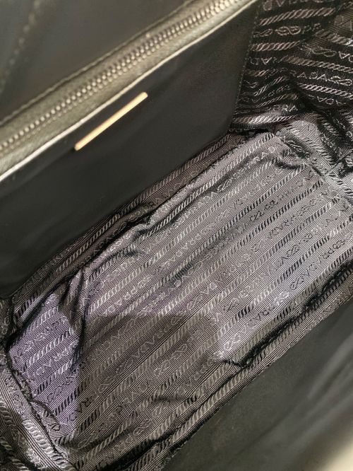PRADA（プラダ）PRADA (プラダ) スペクトラムチェーントートバッグ ブラックの古着・服飾アイテム