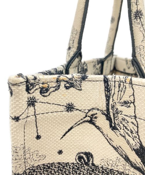 Christian Dior（クリスチャン ディオール）Christian Dior (クリスチャン ディオール) Dior Book Tote/ブックトート ミディアム ホワイト サイズ:ミディアム/Mの古着・服飾アイテム