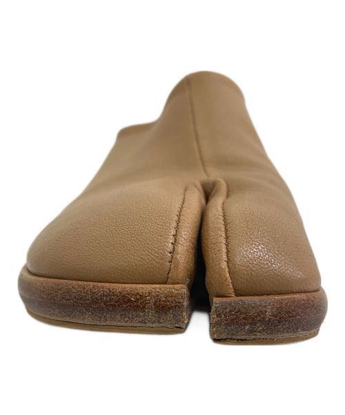 Maison Margiela 22（メゾンマルジェラ）Maison Margiela 22 (メゾンマルジェラ 22) Tabiフラットシューズ キャメル サイズ:不明の古着・服飾アイテム