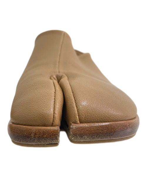Maison Margiela 22（メゾンマルジェラ）Maison Margiela 22 (メゾンマルジェラ 22) Tabiフラットシューズ キャメル サイズ:不明の古着・服飾アイテム