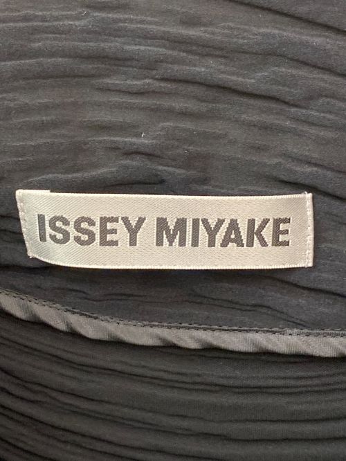 ISSEY MIYAKE（イッセイミヤケ）ISSEY MIYAKE (イッセイミヤケ) プリーツジャケット ブラック サイズ:２の古着・服飾アイテム