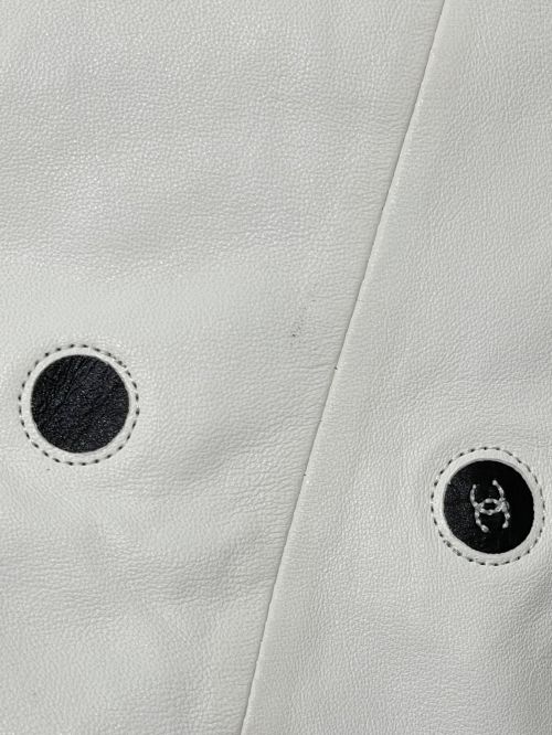 CHANEL（シャネル）CHANEL (シャネル) ココボタン レザージャケット ホワイト サイズ:34の古着・服飾アイテム