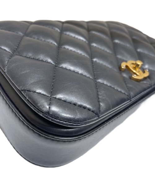CHANEL（シャネル）CHANEL (シャネル) チェーンショルダーバッグ ネイビー サイズ:25の古着・服飾アイテム