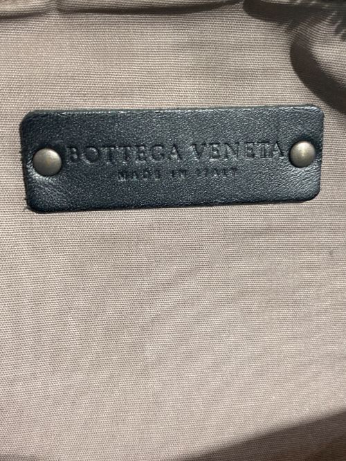 BOTTEGA VENETA（ボッテガベネタ）BOTTEGA VENETA (ボッテガベネタ) イントレチャートボディーバッグ ブラックの古着・服飾アイテム