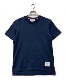Thom Browne（トムブラウン）の古着「トリコロールサイドスリットTシャツ」｜ネイビー