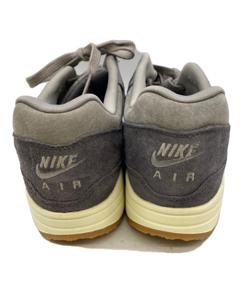 NIKE（ナイキ）NIKE (ナイキ) スニーカー グレー サイズ:27.5の古着・服飾アイテム