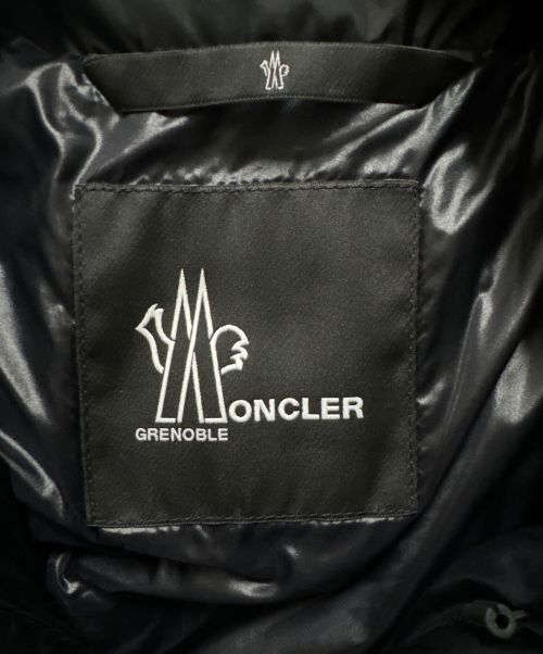 MONCLER GRENOBLE（モンクレール グルノーブル）MONCLER GRENOBLE (モンクレール グルノーブル) BEVERLEY ダウンジャケット ブラック 未使用品の古着・服飾アイテム