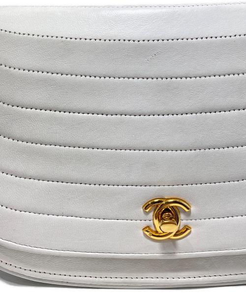 CHANEL（シャネル）CHANEL (シャネル) Chain shoulder bag（チェーンショルダーバッグ） ホワイト サイズ:-の古着・服飾アイテム