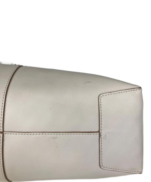 TOD'S（トッズ）TOD'S (トッズ) ハンドバッグ アイボリーの古着・服飾アイテム