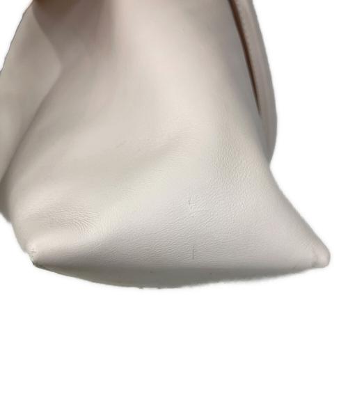 TOD'S（トッズ）TOD'S (トッズ) ハンドバッグ アイボリーの古着・服飾アイテム