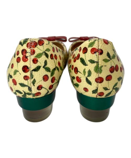 Christian Louboutin（クリスチャン・ルブタン）Christian Louboutin (クリスチャン・ルブタン) チェリー柄パンプス ベージュ サイズ:36.5の古着・服飾アイテム