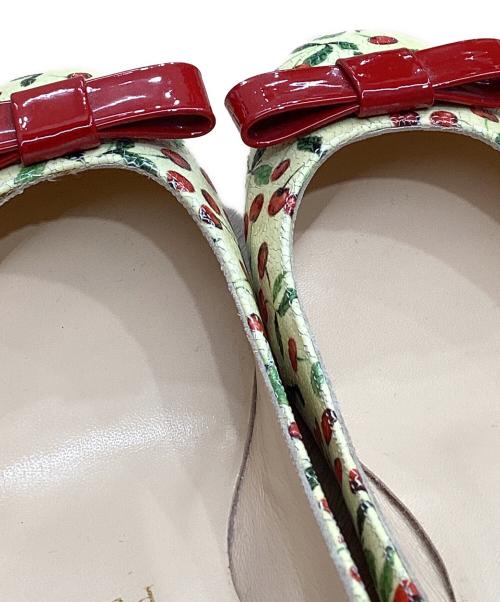 Christian Louboutin（クリスチャン・ルブタン）Christian Louboutin (クリスチャン・ルブタン) チェリー柄パンプス ベージュ サイズ:36.5の古着・服飾アイテム