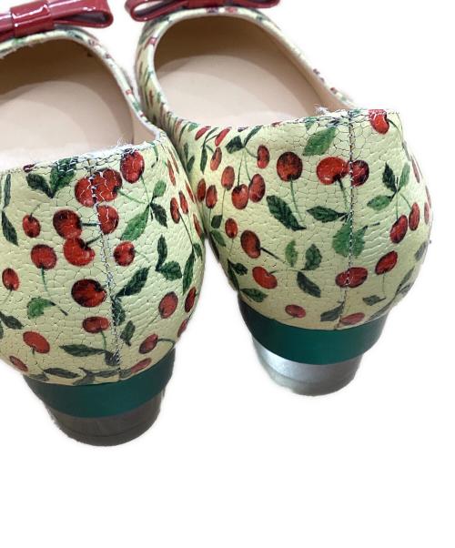 Christian Louboutin（クリスチャン・ルブタン）Christian Louboutin (クリスチャン・ルブタン) チェリー柄パンプス ベージュ サイズ:36.5の古着・服飾アイテム