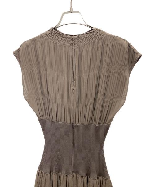 FRAY ID（フレイ アイディー）FRAY ID (フレイ アイディー) プリーツウエストリブワンピース モカ サイズ:SIZE 0の古着・服飾アイテム