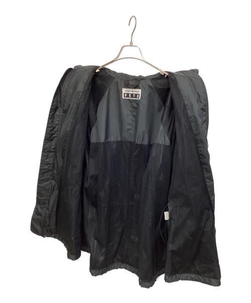 ISSEY MIYAKE FETE（イッセイミヤケフェット）ISSEY MIYAKE FETE (イッセイミヤケフェット) パラシュートコート ブラック サイズ:3の古着・服飾アイテム
