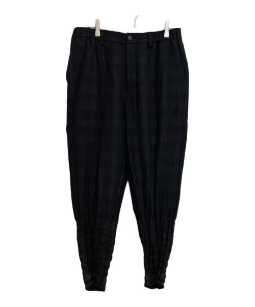 ISSEY MIYAKE MEN（イッセイミヤケメン）ISSEY MIYAKE MEN (イッセイミヤケメン) プリーツテーパードパンツ ブラック サイズ:2の古着・服飾アイテム
