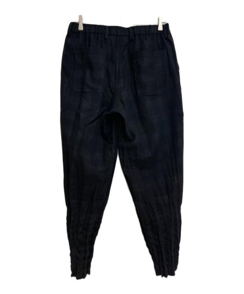 ISSEY MIYAKE MEN（イッセイミヤケメン）ISSEY MIYAKE MEN (イッセイミヤケメン) プリーツテーパードパンツ ブラック サイズ:2の古着・服飾アイテム