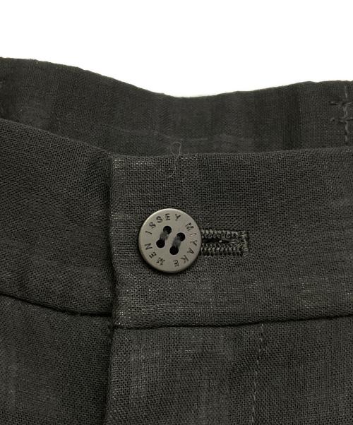 ISSEY MIYAKE MEN（イッセイミヤケメン）ISSEY MIYAKE MEN (イッセイミヤケメン) プリーツテーパードパンツ ブラック サイズ:2の古着・服飾アイテム