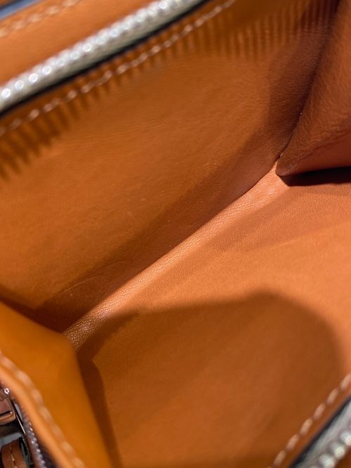 LOEWE（ロエベ）LOEWE (ロエベ) コンパクトジップウォレット ベージュの古着・服飾アイテム