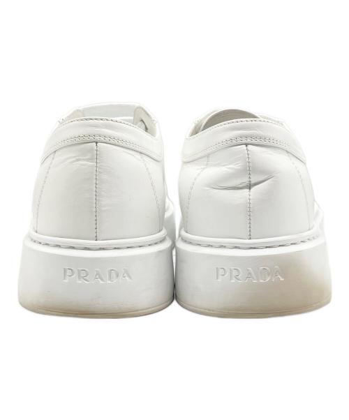 PRADA（プラダ）PRADA (プラダ) トライアングルロゴローカットスニーカー ホワイト サイズ:6 1/2の古着・服飾アイテム