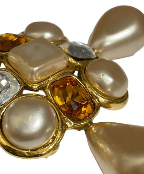 CHANEL（シャネル）CHANEL (シャネル) パールモチーフクロスストーンブローチの古着・服飾アイテム