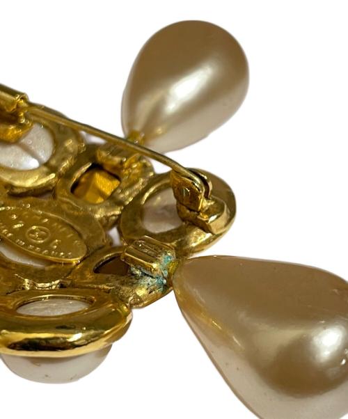 CHANEL（シャネル）CHANEL (シャネル) パールモチーフクロスストーンブローチの古着・服飾アイテム