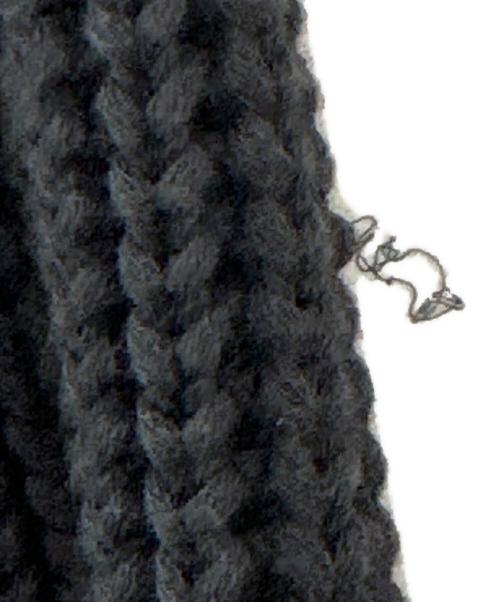 Salvatore Ferragamo（サルヴァトーレ フェラガモ）Salvatore Ferragamo (サルヴァトーレ フェラガモ) Vネックショート丈ニット ブラック サイズ:Sの古着・服飾アイテム