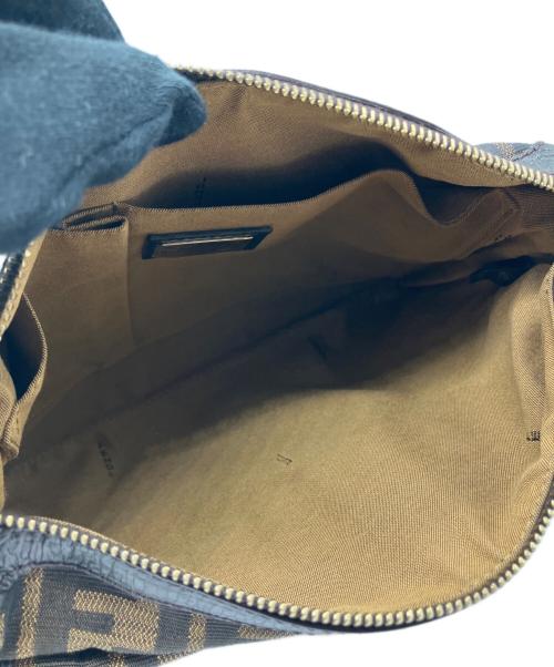 FENDI（フェンディ）FENDI (フェンディ) ショルダーバッグ ブラウンの古着・服飾アイテム