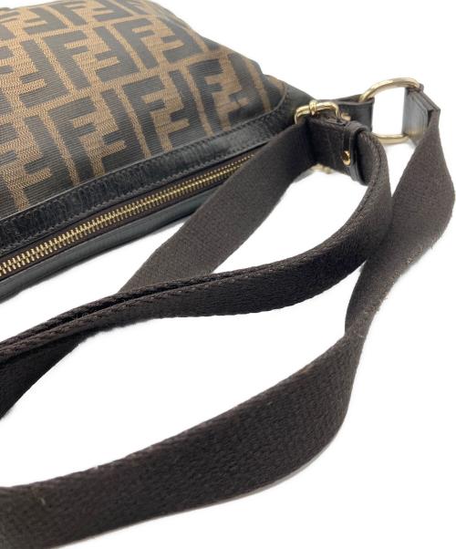 FENDI（フェンディ）FENDI (フェンディ) ショルダーバッグ ブラウンの古着・服飾アイテム