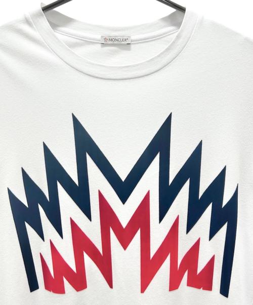 MONCLER（モンクレール）MONCLER (モンクレール) フロッキープリントロゴTシャツ ホワイト サイズ:Mの古着・服飾アイテム