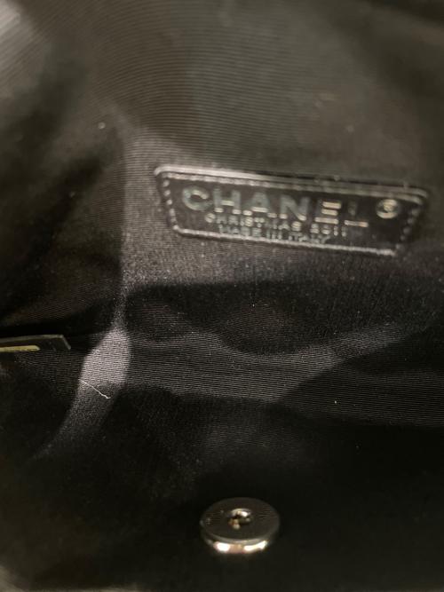 CHANEL（シャネル）CHANEL (シャネル) チェーンショルダーバッグ ブラック×シルバーの古着・服飾アイテム